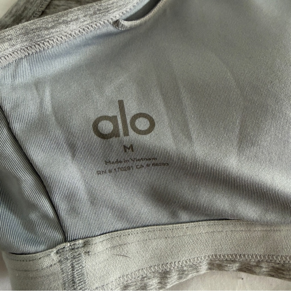 Alo Yoga Alosoft Center Stage Bra Heather Grey Medium Athletic Sports Bra - Picture 11 of 11